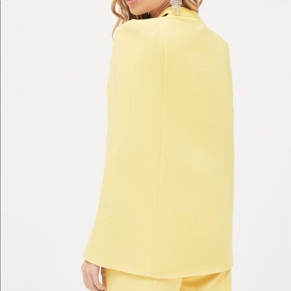 Yellow Suit - Picture 4 of 4